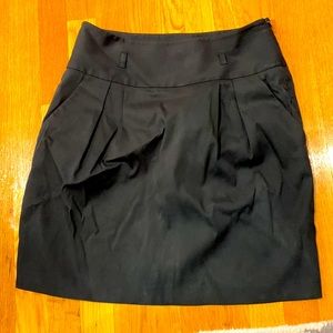 Theory size 6 skirt with pockets